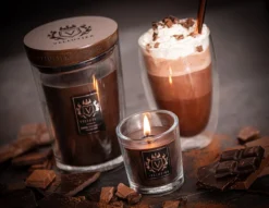 WoodWick Vellutier Geurkaars | Swiss Chocolate Fondant Candle |Medium -WoodWick 1200x930