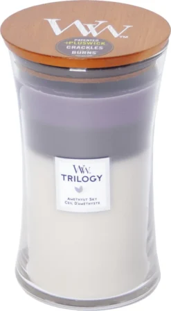 WoodWick Trilogy Hourglass Large Geurkaars - Amethyst Sky -WoodWick 661x1200 2